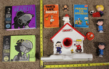 Load image into Gallery viewer, Vintage Peanuts Snoopy Lot Sno-cones machine figures 4 books Complete
