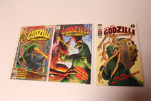 Load image into Gallery viewer, Godzilla (1977 Marvel) 3 Champions, 18, Godzilla (1995 Dark Horse) 4, 5
